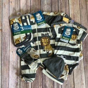NWT Baby boy newborn lion bundle